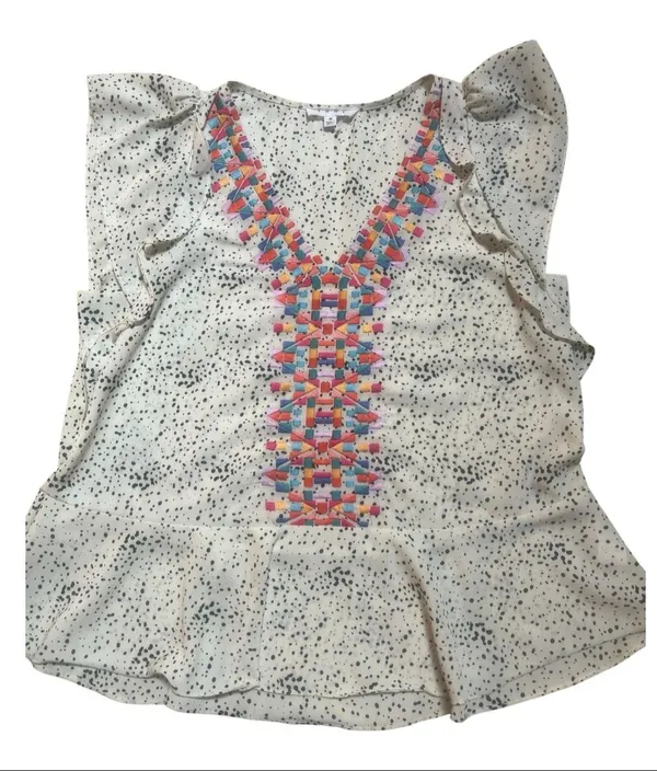 THML pullover style blouse embroidered front with ruffle cap sleeve sz Medium - Image 2
