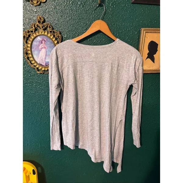 Lululemon Gray Asymmetrical Oversized Shirt Size Small 2 - Image 2