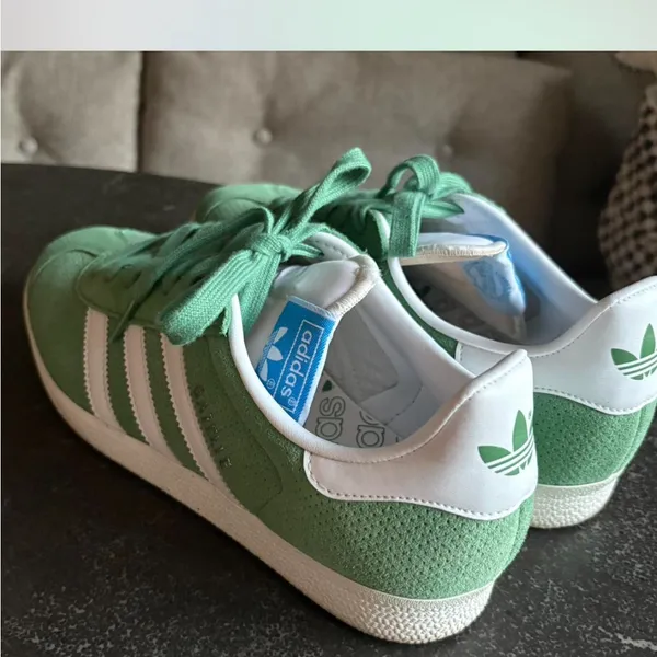 Adidas Classic Green and White Trainers - Image 2