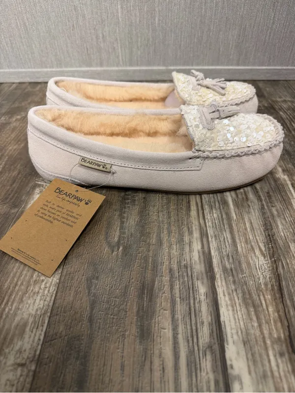 BearPaw Women’s Cream Tassel Moccasin Slipper Size 9 - Image 3