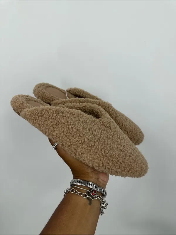 Universal Thread Fuzzy Loafers Sandals Women's Size 8 Boho New Without Tag - Image 4