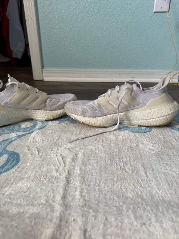White Adidas Sneakers - Image 4