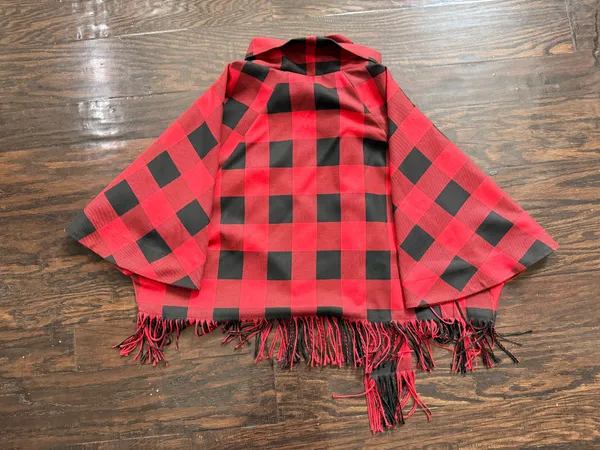 Zara Women’s Plaid Buffalo Fringe Cape - Image 6