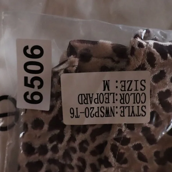 Naked Wardrobe Leopard Print Long Sleeve Crop Top Small Sweetheart Knot - Image 5