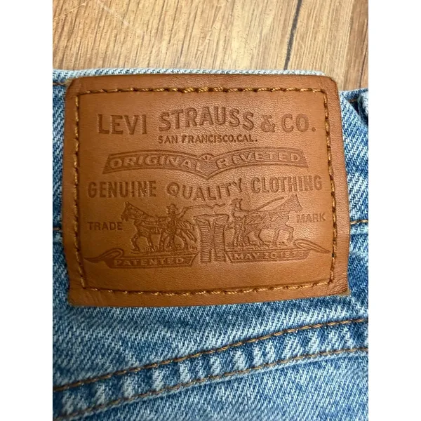 Levi's Premium 80s Mom Jeans Women 28 High Rise Tapered Light Wash Denim - Image 10