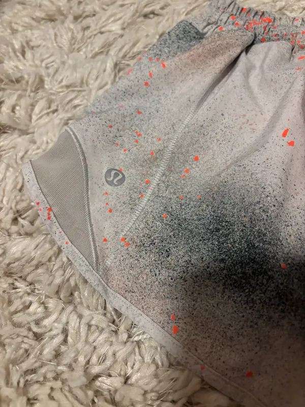 Lululemon Shorts Hotty Hot 2.5" - Image 3