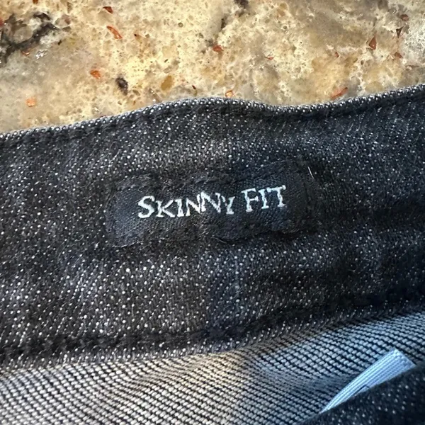 Judy blue Skinny Fit Black Jeans Size 16W Distressed Ankle Crop Pants Raw hem - Image 5