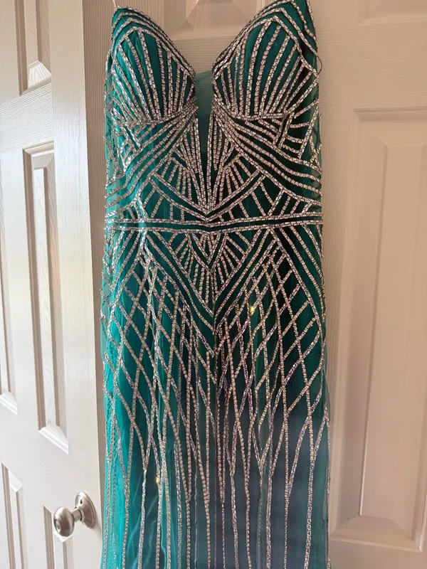 Portia Scarlett peacock prom dress - Image 3
