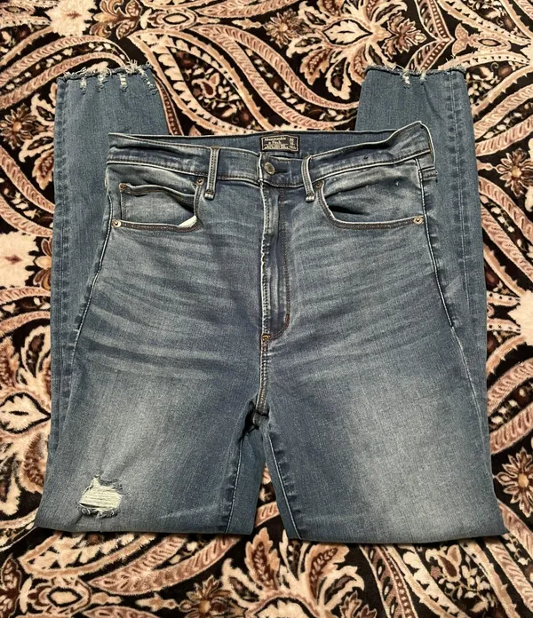 Abercrombie Ultra High Rise Super Skinny Ankle Jeans - Image 2