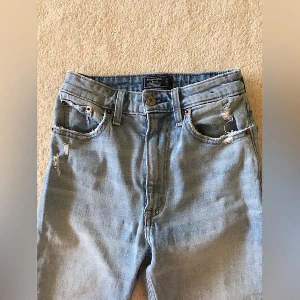 Abercrombie jeans - Image 2