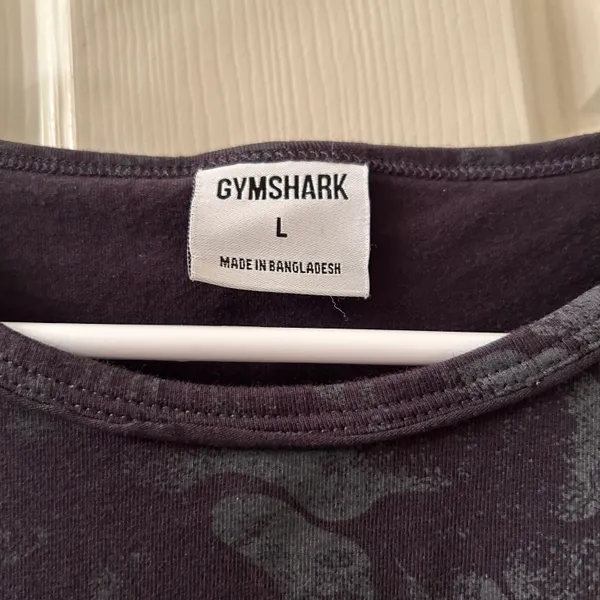Gymshark Womens KK Twins Raw Crop Top Shirt Size Large Black Grey Destroyed Look - Image 4