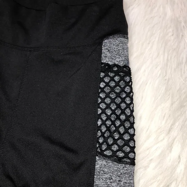 Small/Medium black high rise fitness leggings - Image 3