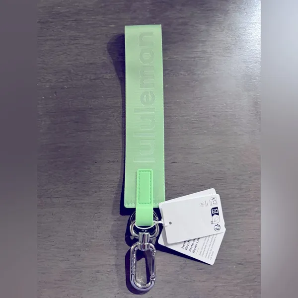 LULULEMON Never Lost Keychain - Image 4