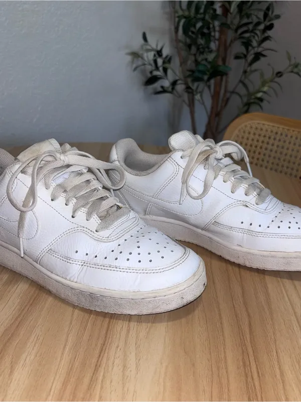 Nike Air Force Classic White Low-Top Sz 8 Sneakers - Image 2