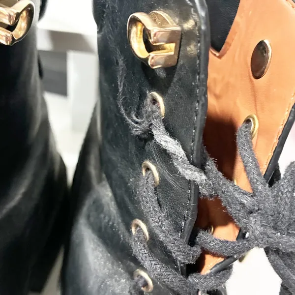 Coach Lorimer Black Leather Boot Combat Gold Hardware Lace Up Size 9.5 - Image 4