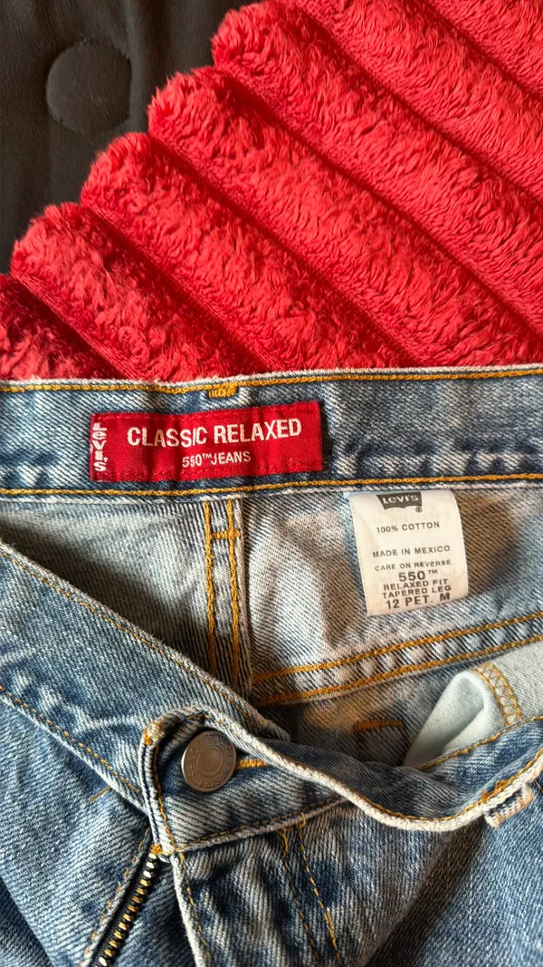 Vintage 550 Levi’s Relaxed Jeans - Image 4