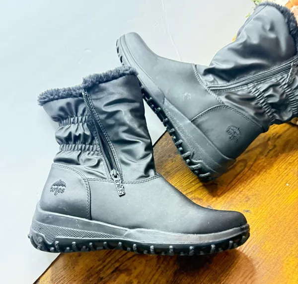 Women's Black TOTES Winter Boots Size 6 - Image 7