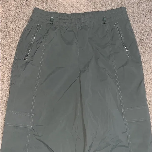 Athleta Cascade Cargo Poplin Cinch Wide Leg Pant Moss‎ Green Medium - Image 3