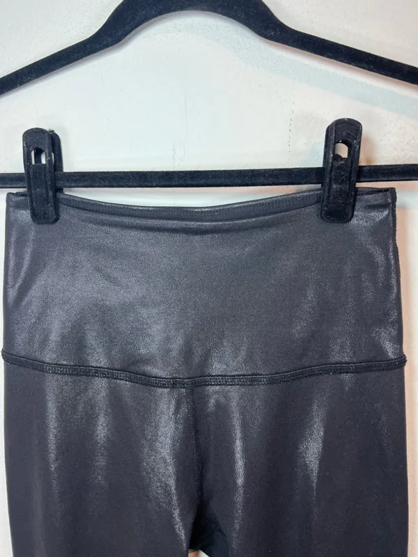 Beyond Yoga High Rise 7/8 Athletic Leggings Foil Black Yoga Gym Pilates Sz Small - Image 3