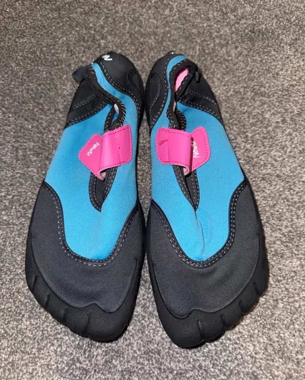 Water Shoes Blue Size 11.5 - Image 3