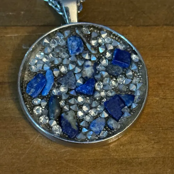 Silver tone round druzy pendant necklace - Image 3