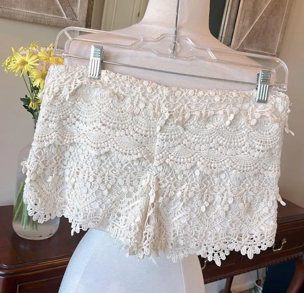 Love, Fire Feminine Crochet Lace Tiered Cream Shorts - Image 3