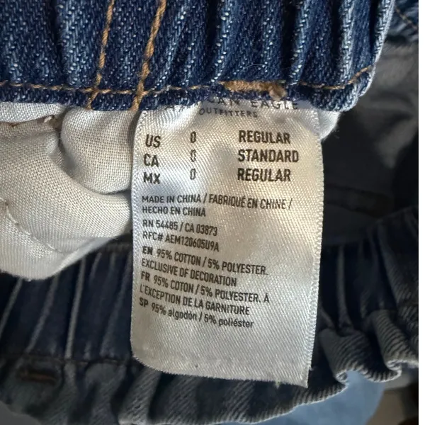 American Eagle Highest Rise Baggy Mom Jeans Light Wash Sz 0 - Image 6