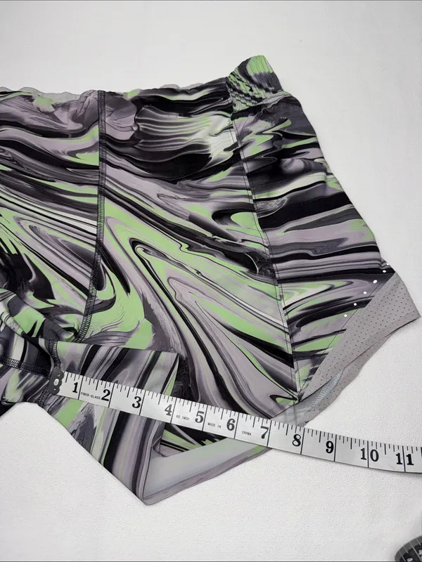 Lululemon Hotty Hot High-Rise Short 4" *Special Edition - Image 7