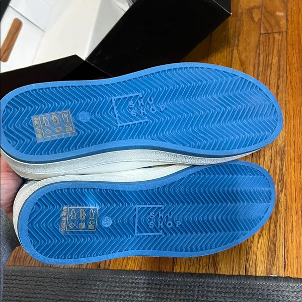 ShuShop White and Blue Women's Sneakers Size 8.5 - Image 6