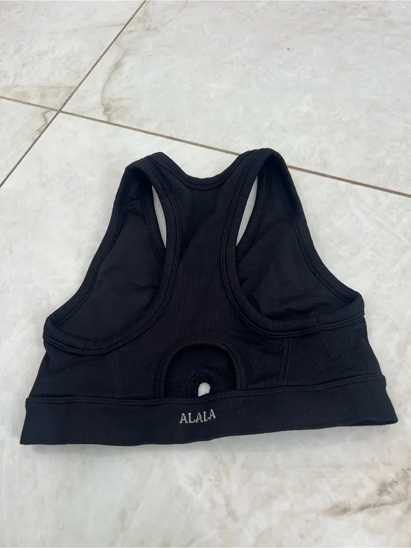 NEW ALALA Black Ribbed Seamless Sports Bra Size Medium - Image 2
