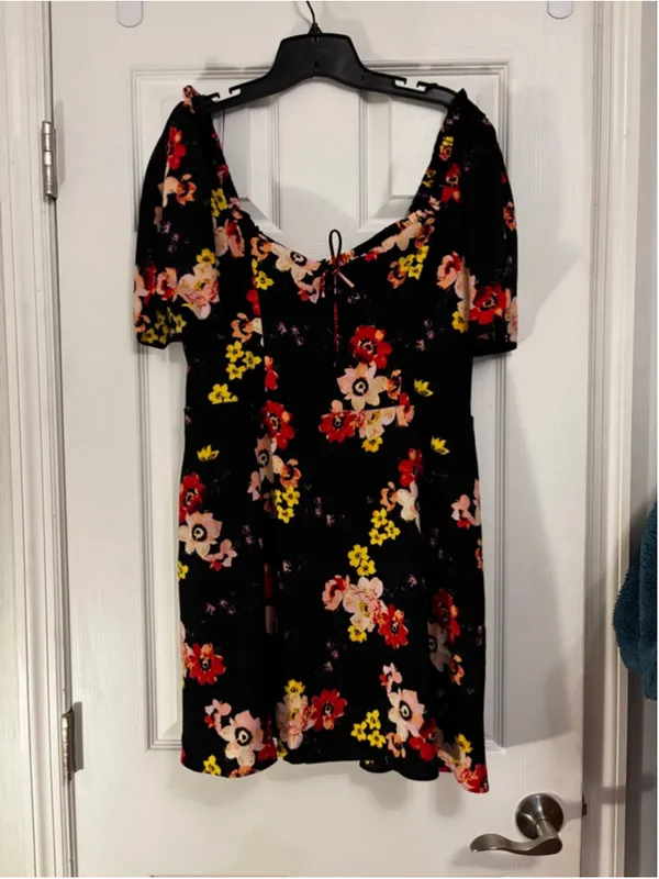 EXPRESS Black Floral Mini Dress Size L - Image 3