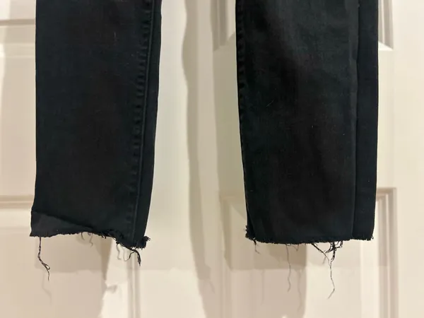High-Rise Jeans - Image 9