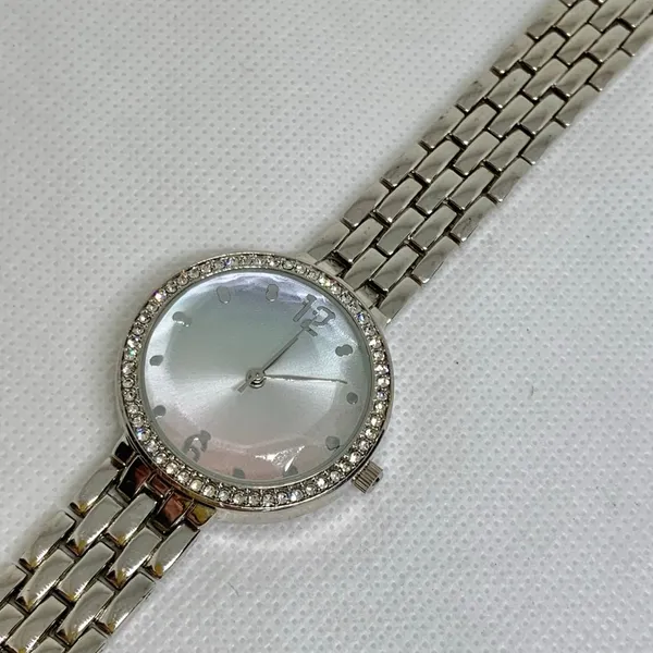 SilverTone tone women’s Quartz analog watch 32mm links bracelet size 7” running - Image 5