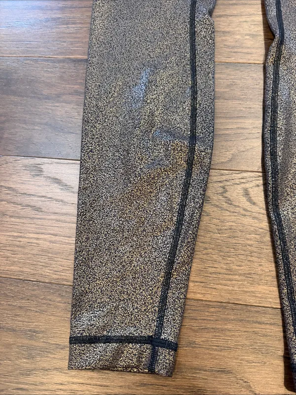 Lululemon Metallic Gold and Black Metallic High-Waist Leggings Size 6 - C1-343 - Image 2