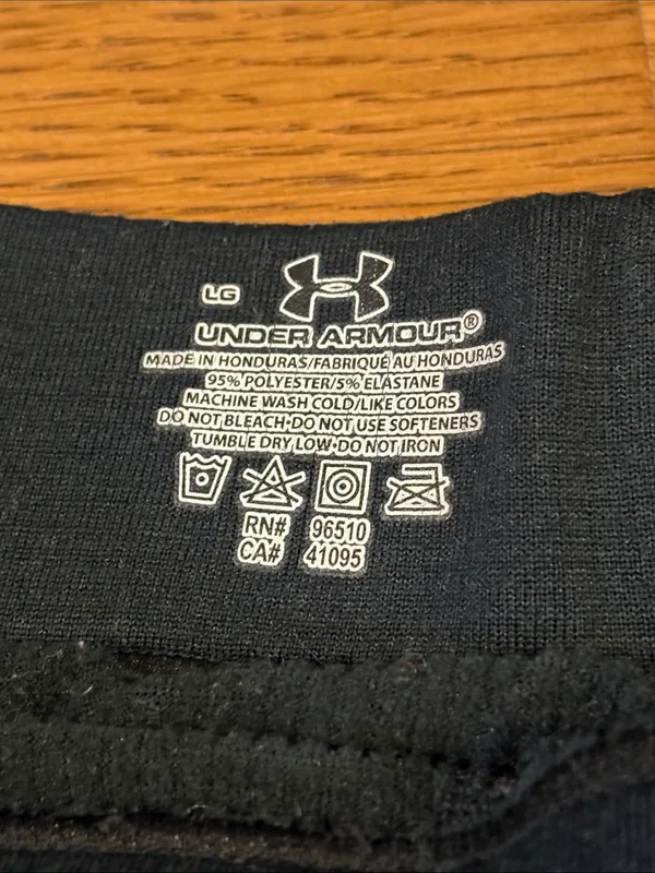 Under Armour | Black Thermal Capri Leggings Base 2.0 Size Large - Image 3