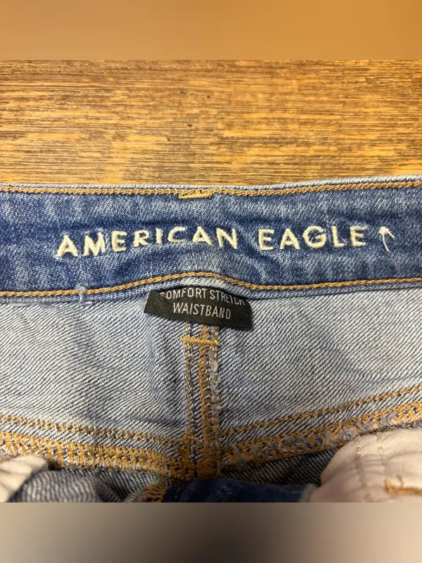 American Eagle Mom Straight Jean Womens 4 Comfort Stretch Waistband Blue - Image 2