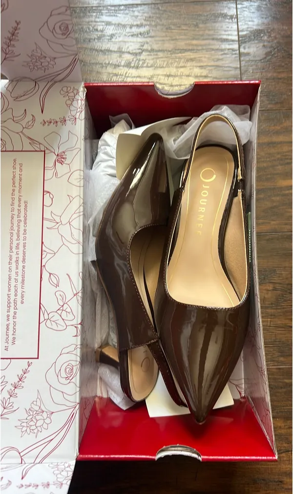 Journee Collection Brown Kitten Heel - Image 2