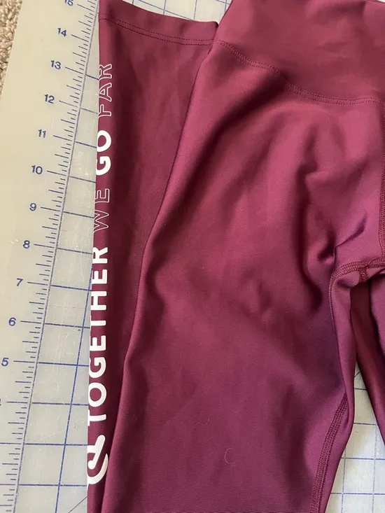Peloton Flex Leggings in Burgundy Together We‎ Go Far Size S - Image 2