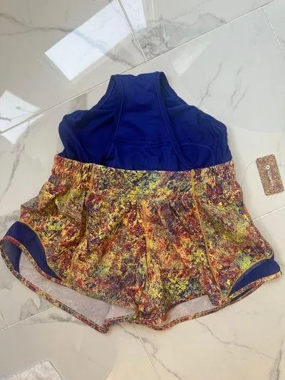 Lululemon shorty Hot Shorts 2.5” - Image 4