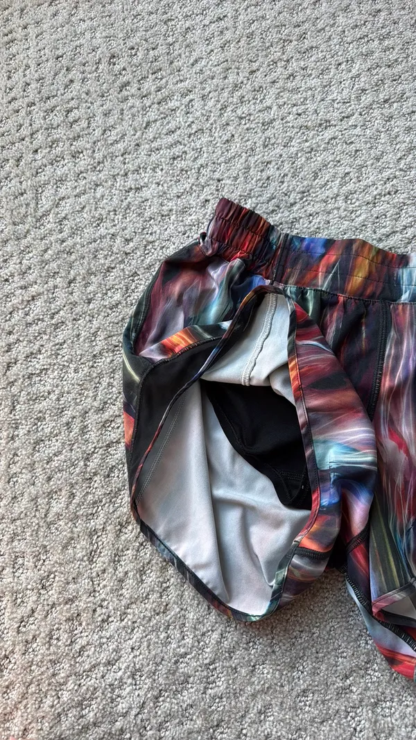 Lululemon Hotty Hot Shorts 4" Low-Rise - Image 6