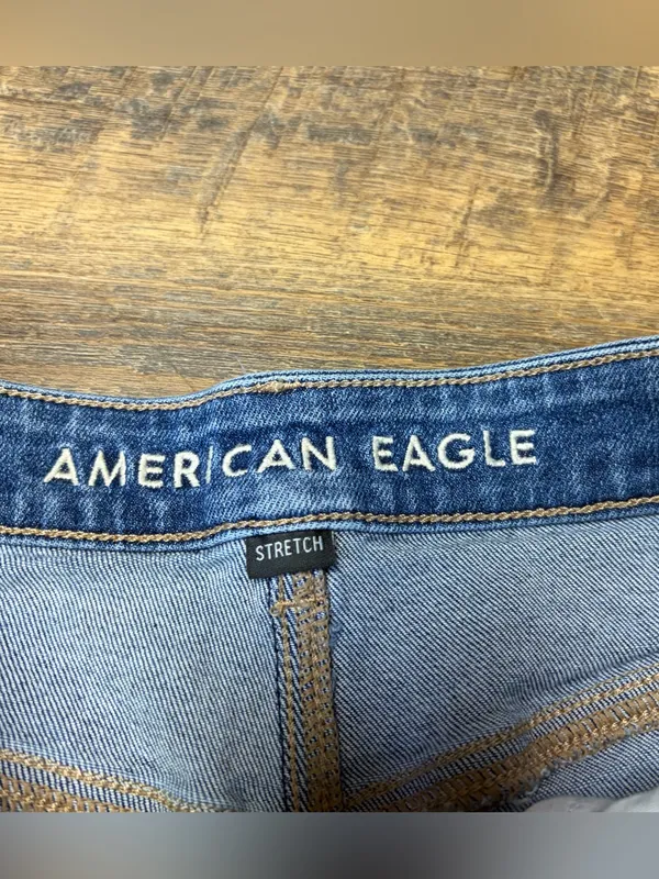 American Eagle Mom Jeans High Rise Stretch Womens 8 Medium Wash Blue - Image 3