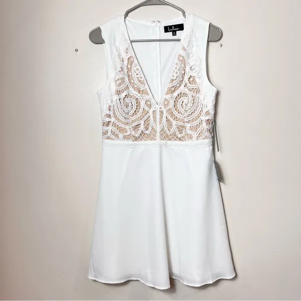 NWT Lulus Florentia White‎ Crochet Lace Chiffon Flare Sleeve Skater Dress MEDIUM - Image 5