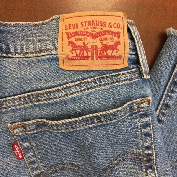 Levi’s Wedgie Straight Jeans 27 button fly raw hem - Image 7