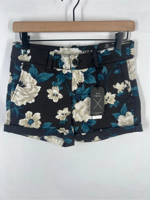 American Eagle AEO Twill Floral Midi Low Rise Shorts Size 4 NWT - Image 2