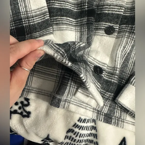 Boutique flannel jacket size 2X White - Image 3