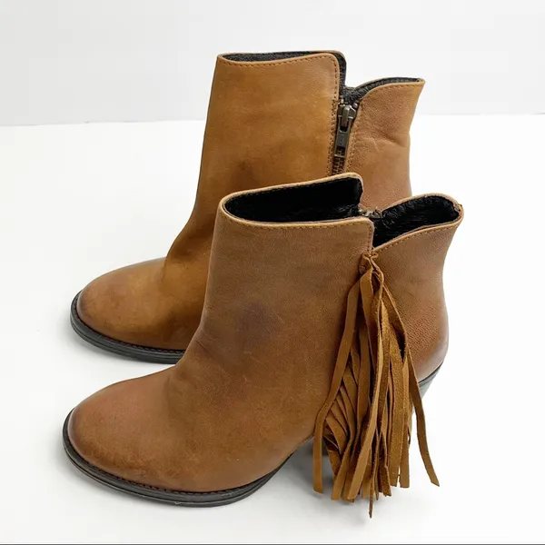 STEVE MADDEN Woodstock Distressed Leather Upper Fringe Booties Size 6.5 Boho - Image 9
