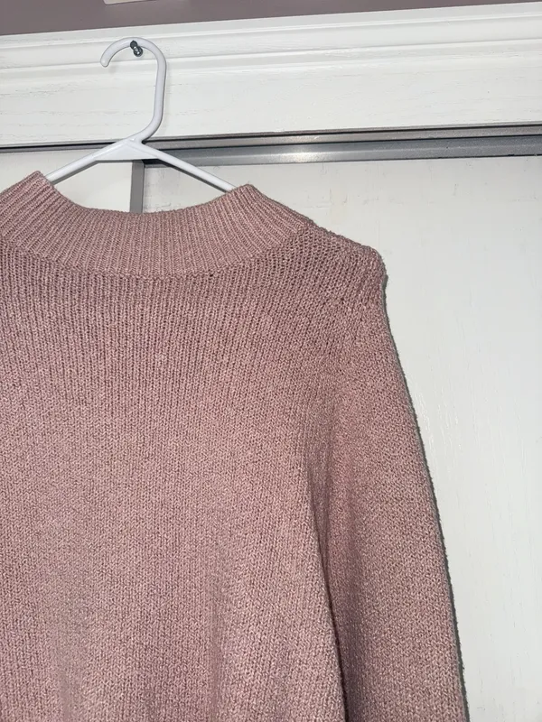 Old Navy Pink Sweater Women’s - Image 4