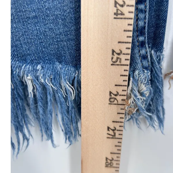 Free People‎ Women's Blue Denim Distressed Frayed Fringe Hem Jeans Size 30 - Image 6