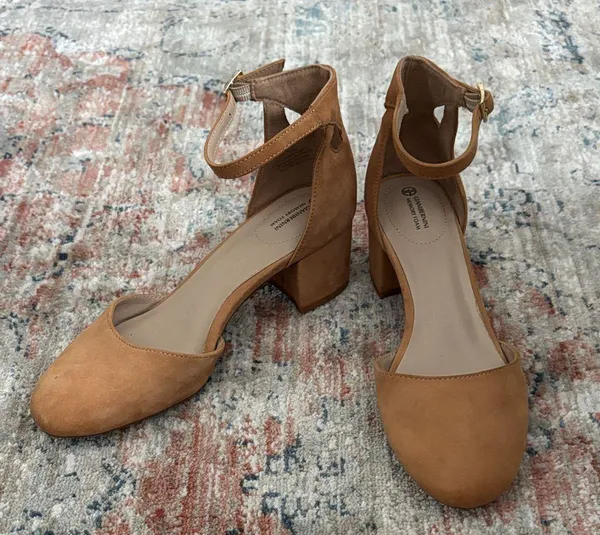 Giani Bernini Tan Ankle Strap Heels - Image 6