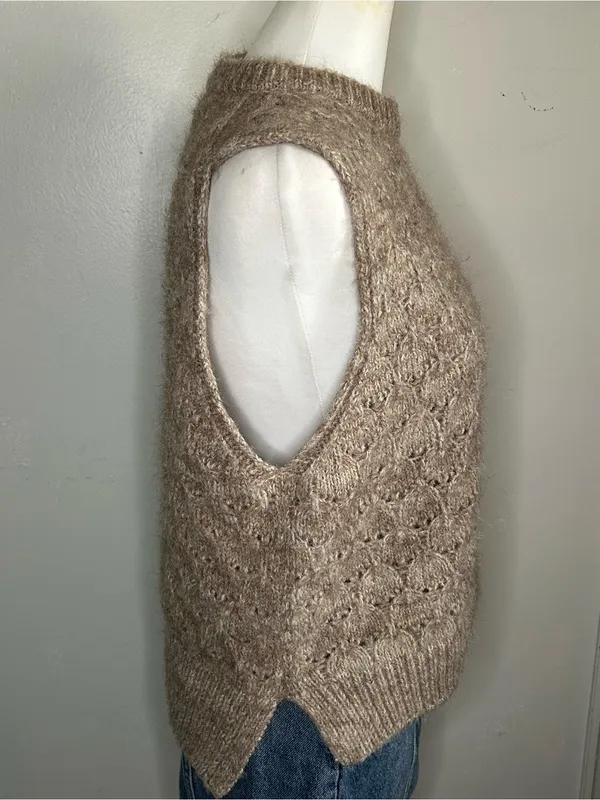 Universal Threads Taupe Fuzzy Pointelle Knit Sleeveless Crewneck Sweater Vest - Image 3